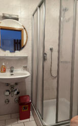 Dusche mit WC